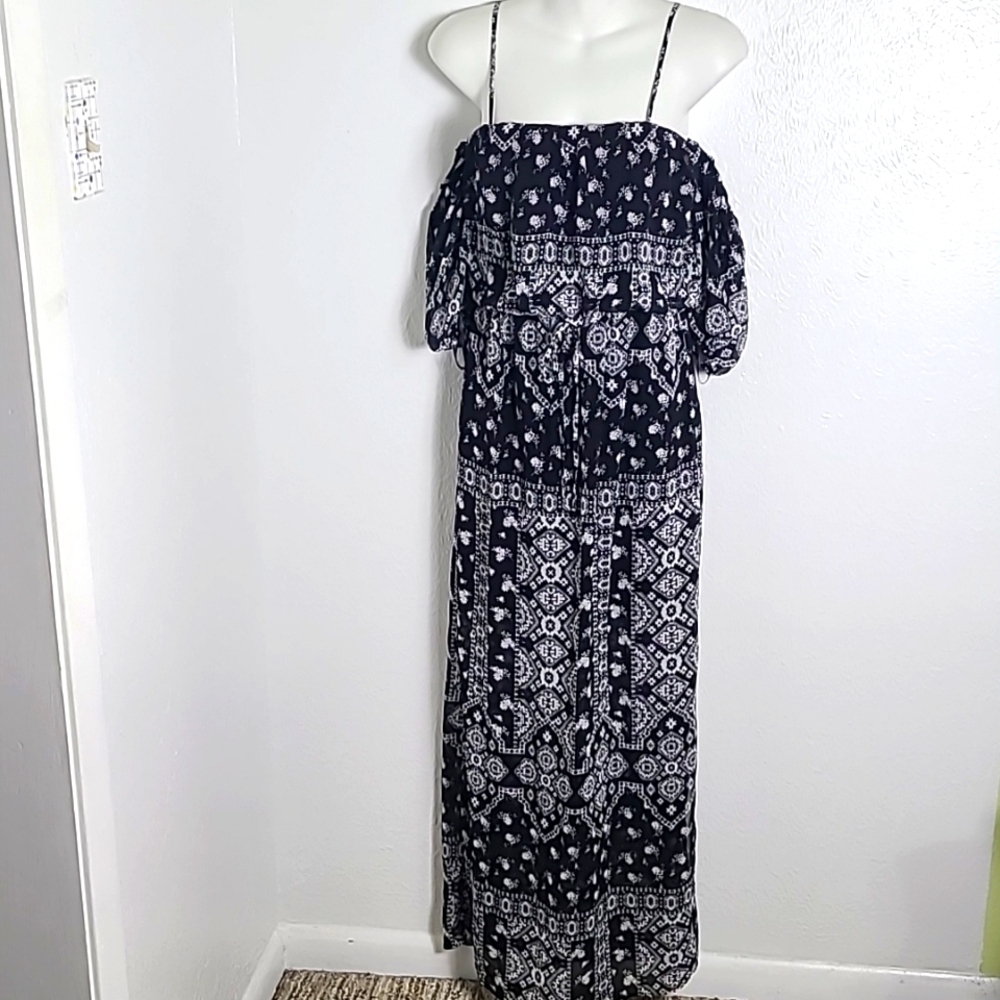 City Triangles Black & White Print Maxi-Dress, Off-shoulder Sleeves, Size Small